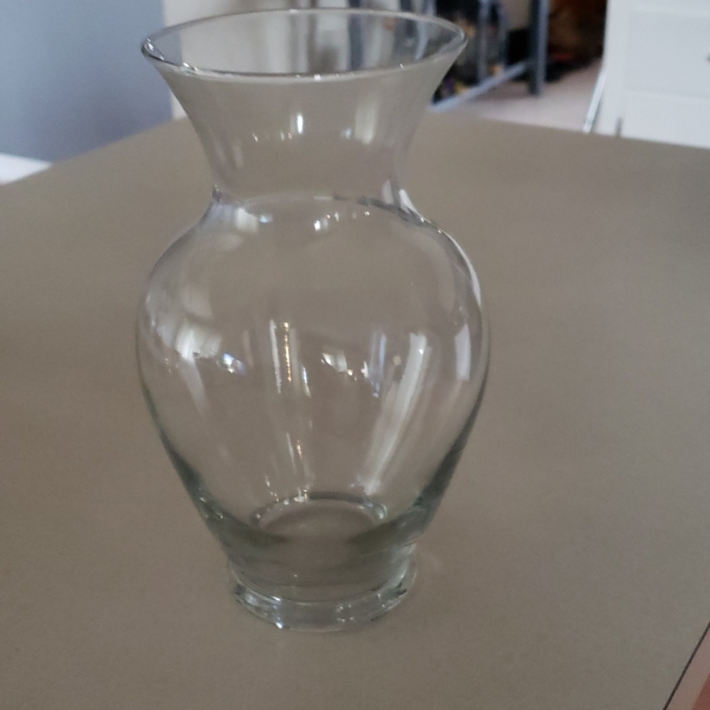 Glass vase